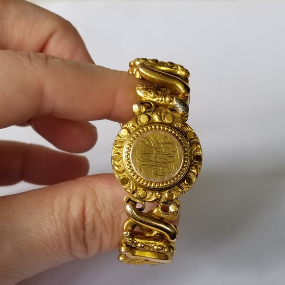 Relisted - antique locket expansion bracelet gold tone - Picture 3 of 15